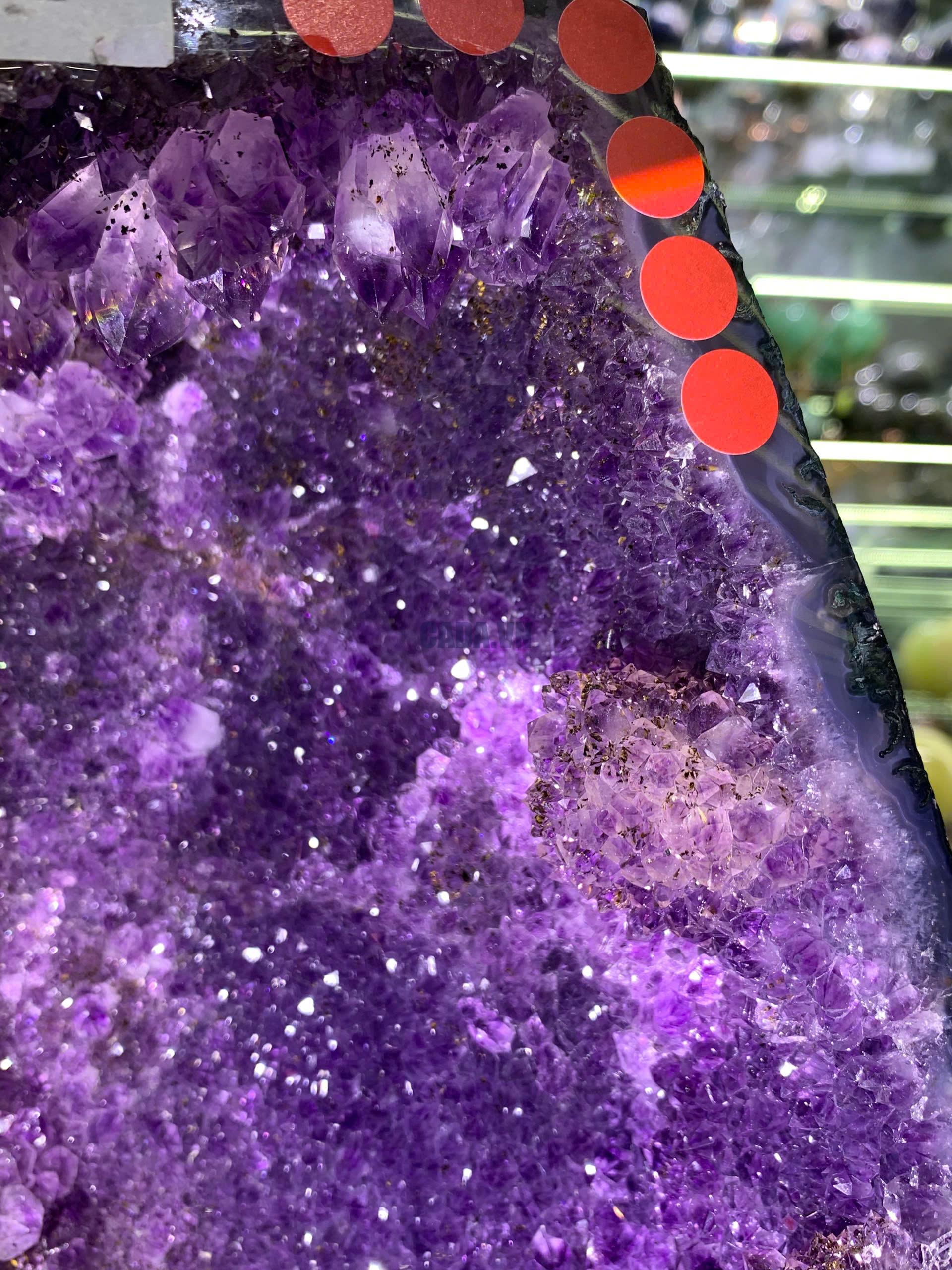 Hốc thạch anh tím tự nhiên - KT: 52x25cm - KL: 33.18kg