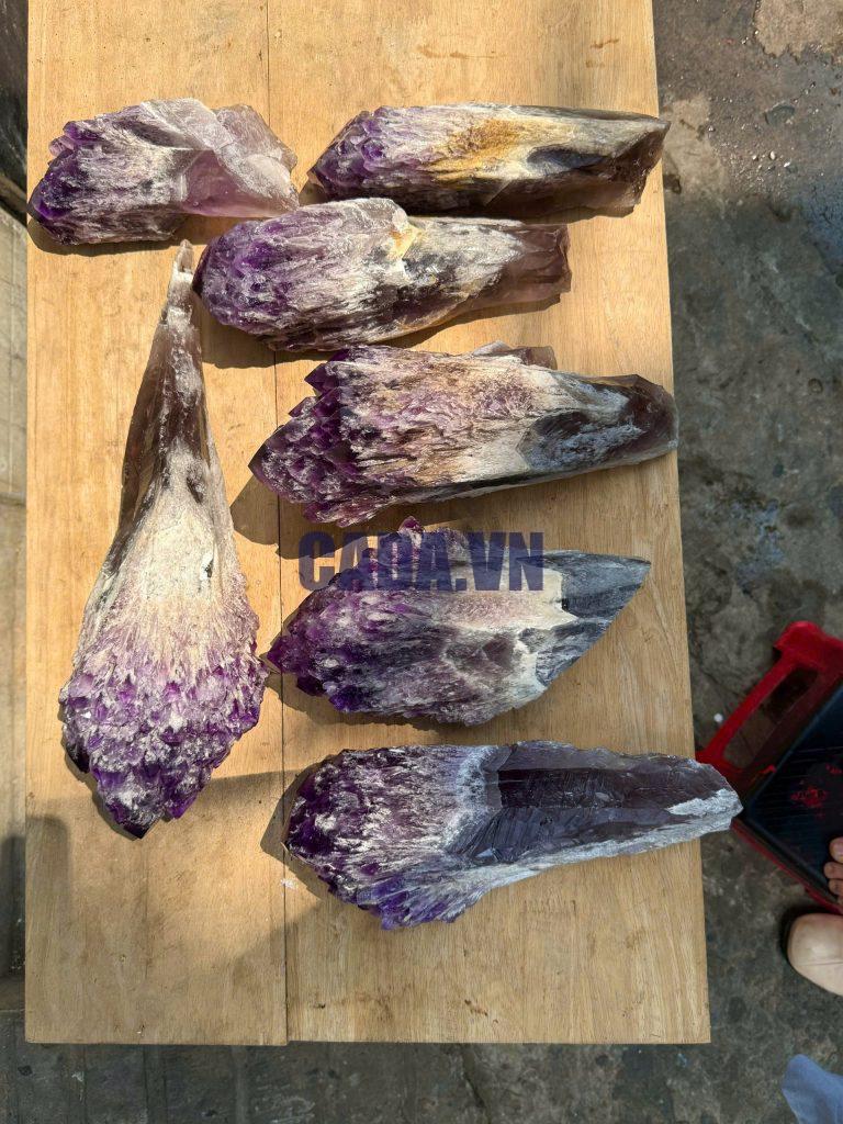 Tháp biến thể thô thạch anh tím 