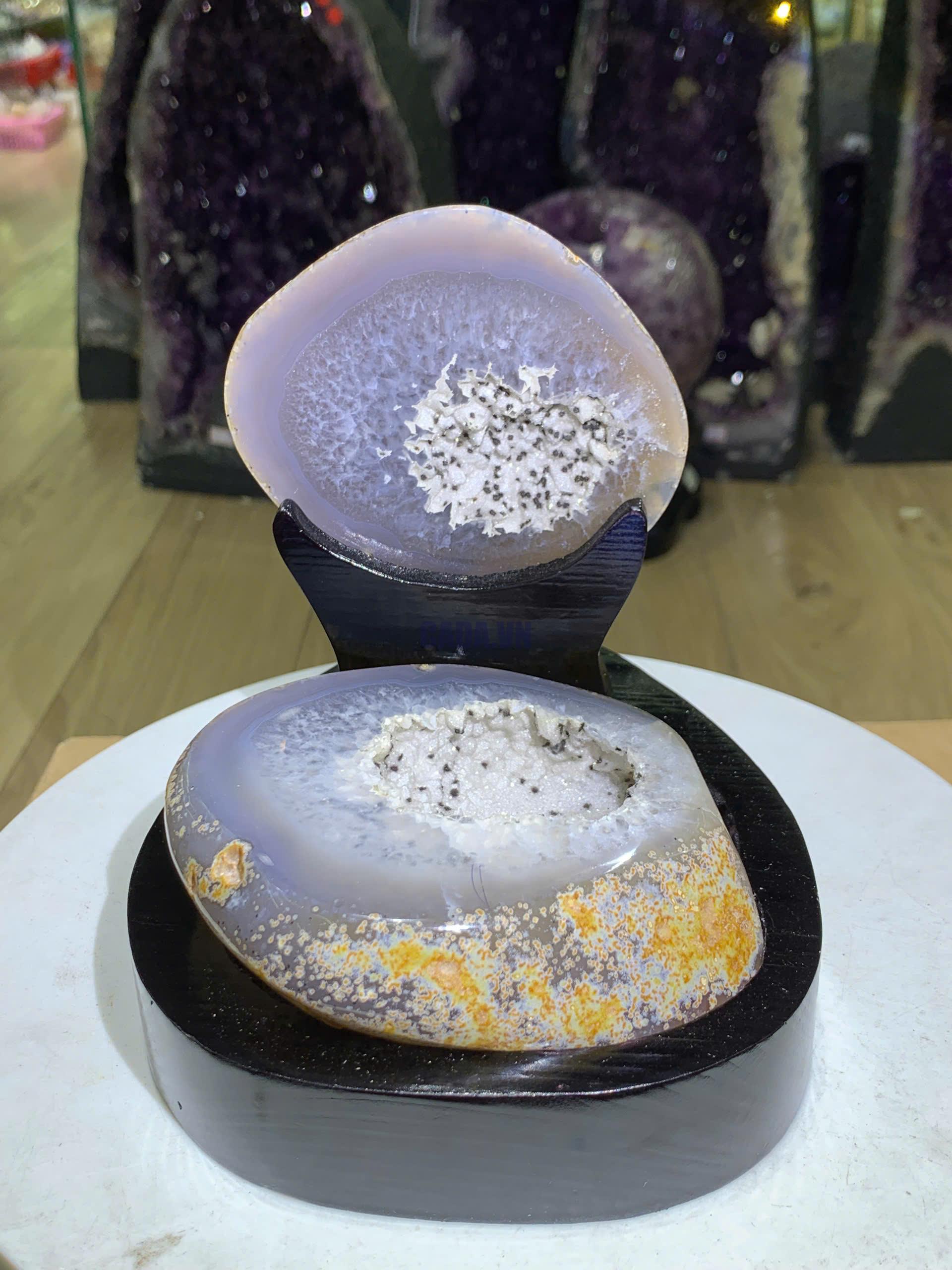 KT: 14x 10cm KL: 618g