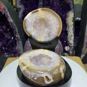 KT: 17x11cm KL: 1.132kg