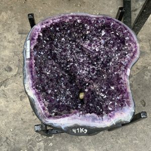 Bàn này nhỏ hơn 41 ký