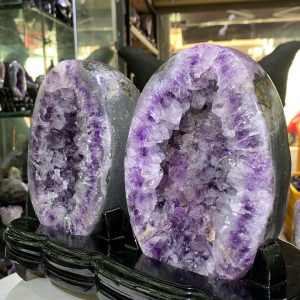 KT: 20x25cm KL: 3.895kg