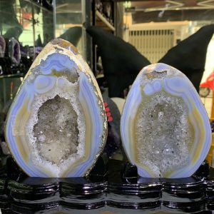 KT: 22;19 x 24cm KL: 2.015kg