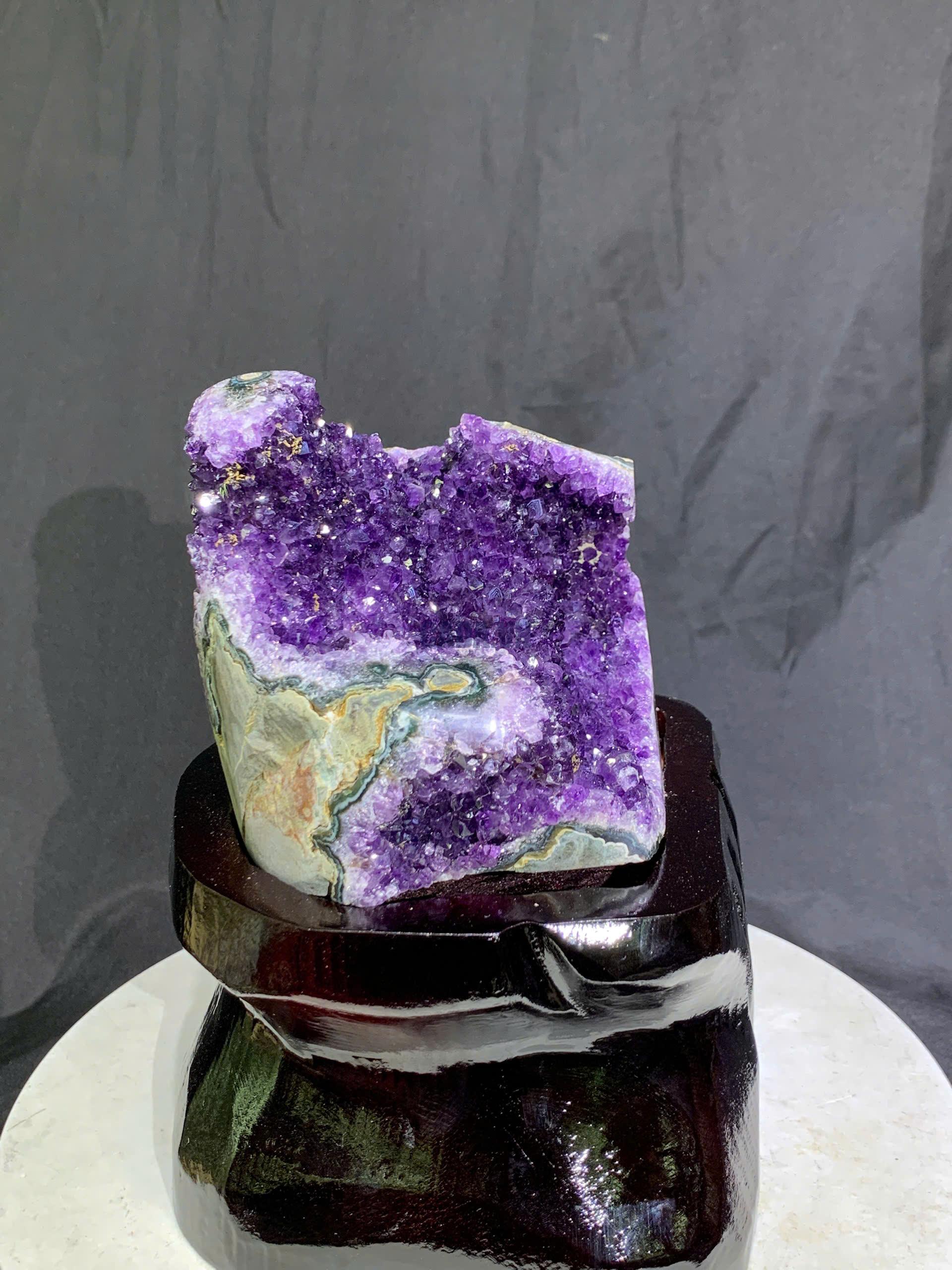 KT: 19x12cm KL: 1.488kg