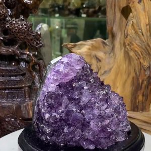 Thạch Anh Tím - Amethyst kèm đế gỗ KT: 13x10.5cm - KL: 1.032kg