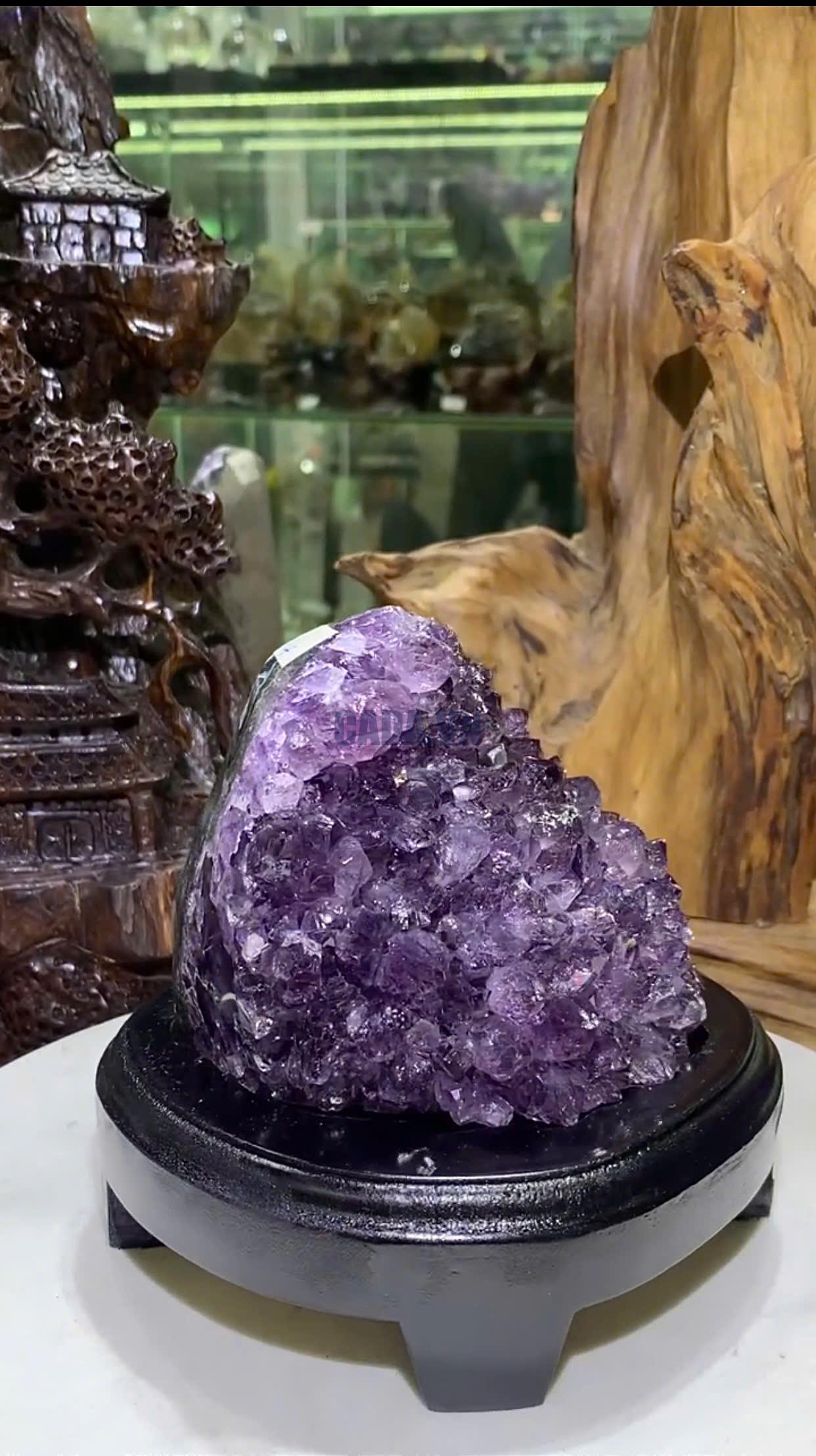 Thạch Anh Tím - Amethyst kèm đế gỗ KT: 13x10.5cm - KL: 1.032kg