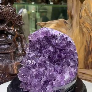 Thạch Anh Tím - Amethyst kèm đế gỗ KT: 13x10.5cm - KL: 1.032kg