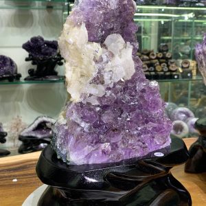 Vỉ Thạch Anh Tím cộng sinh Calcite - Amethyst kèm đế gỗ KT: 33x15cm - KL: 3kg