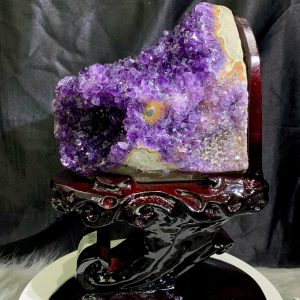 Thạch Anh Tím Uruguay - Amethyst kèm đế gỗ KT: 27x15cm - KL: 3.152kg