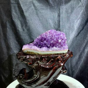Thạch Anh Tím - Amethyst kèm đế gỗ KT: 19 x 10cm - KL: 640g