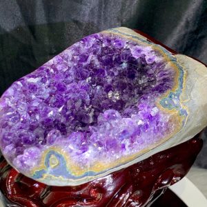 Thạch Anh Tím - Amethyst kèm đế gỗ KT: 19.5x15cm - KL: 1.494kg