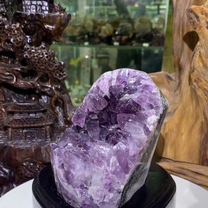 Thạch Anh Tím - Amethyst kèm đế gỗ KT: 14.5x10.5cm - KL: 1,36kg