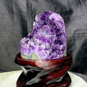 Thạch Anh Tím - Amethyst kèm đế gỗ KT: 20.5x 10.5cm - KL: 1.71kg