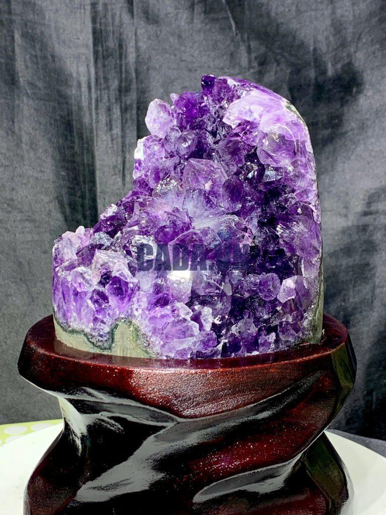 Thạch Anh Tím - Amethyst kèm đế gỗ KT: 20.5x 10.5cm - KL: 1.71kg