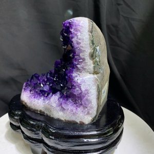Thạch Anh Tím - Amethyst kèm đế gỗ KT: 15x13cm - KL: 1.052kg