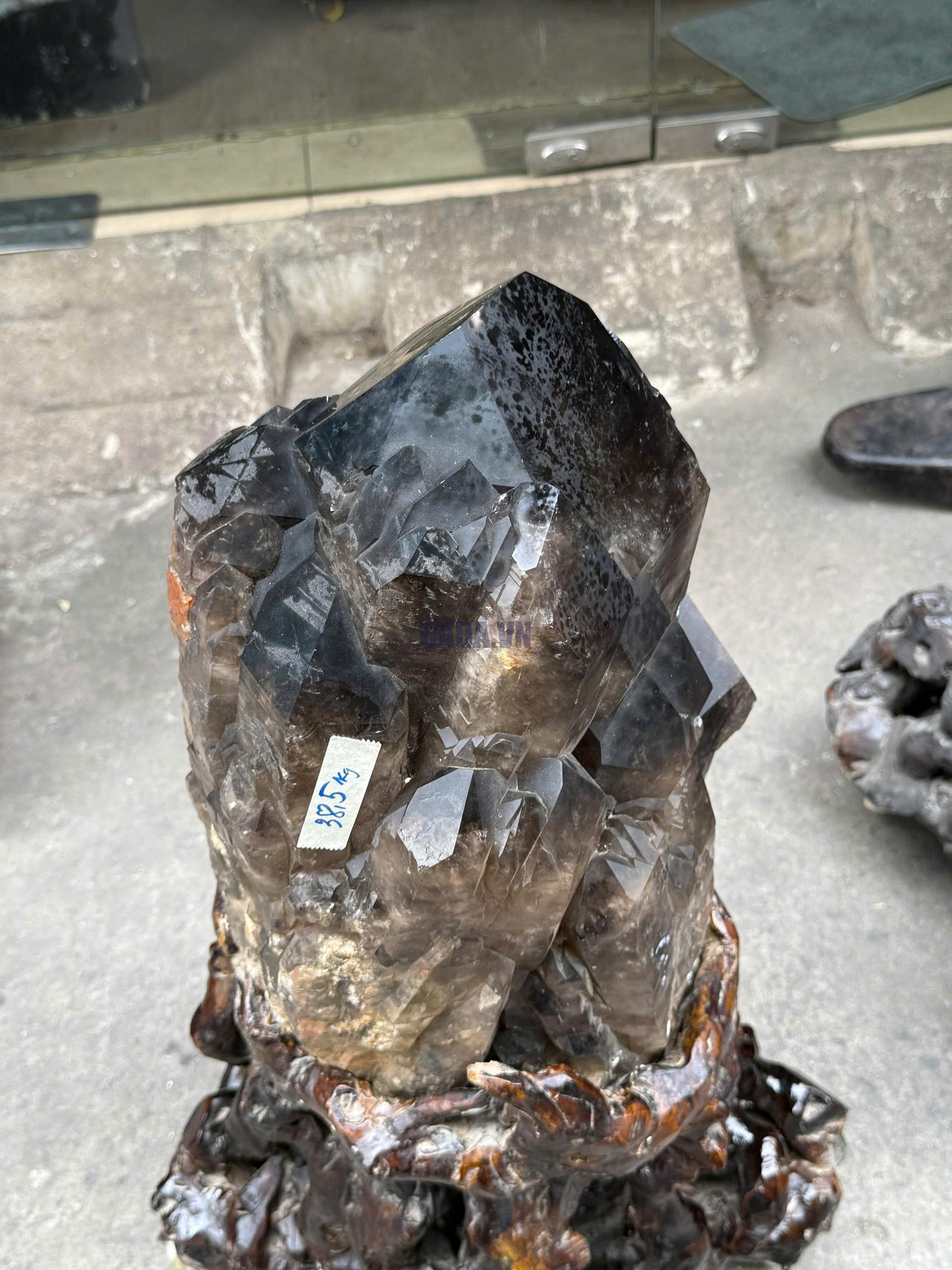 THẠCH ANH KHÓI BIẾN THỂ THÁP - SMOKY QUARTZ KT: 81x31CM, KL: 38.5KG