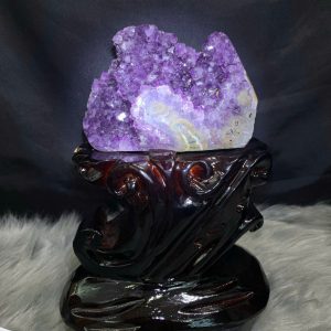 Thạch Anh Tím - Amethyst kèm đế gỗ KT: 22x11cm - KL: 1.056kg