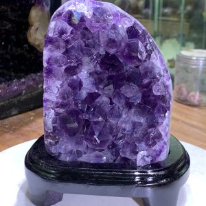 Thạch Anh Tím - Amethyst kèm đế gỗ KT: 16x10cm - KL: 1.58kg