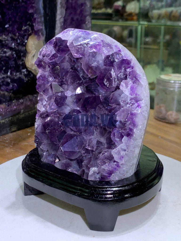 Thạch Anh Tím - Amethyst kèm đế gỗ KT: 16x10cm - KL: 1.58kg