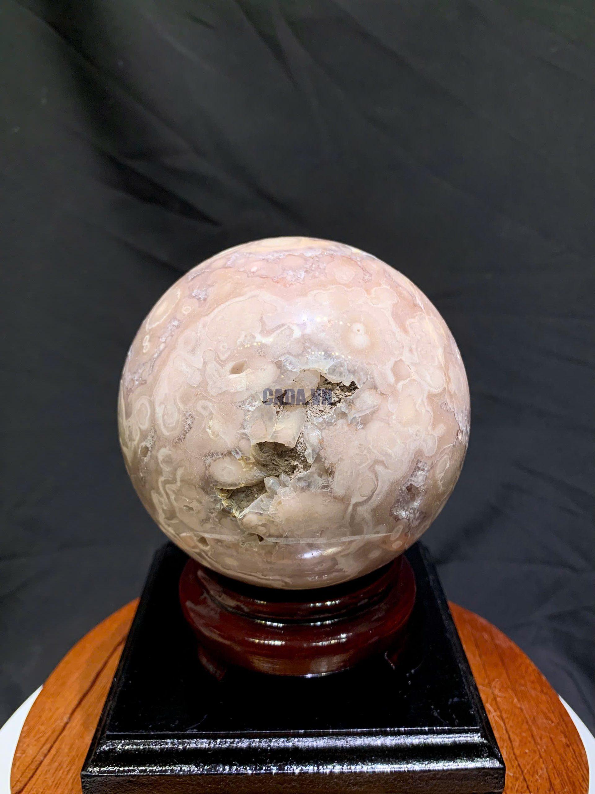 Cầu Thạch Anh Tím Hồng - Pink Amethyst And Flower Agate ĐK: 10.2cm, KL: 1.45kg