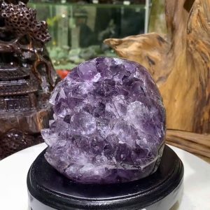 Thạch Anh Tím - Amethyst kèm đế gỗ KT: 13x8.5cm - KL: 934g