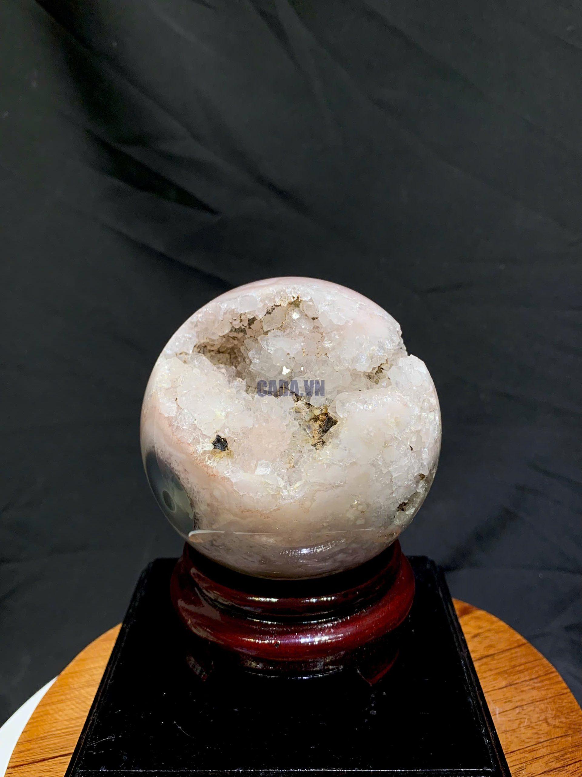 Cầu Thạch Anh Tím Hồng - Pink Amethyst And Flower Agate ĐK: 8.9cm, KL: 0.86kg
