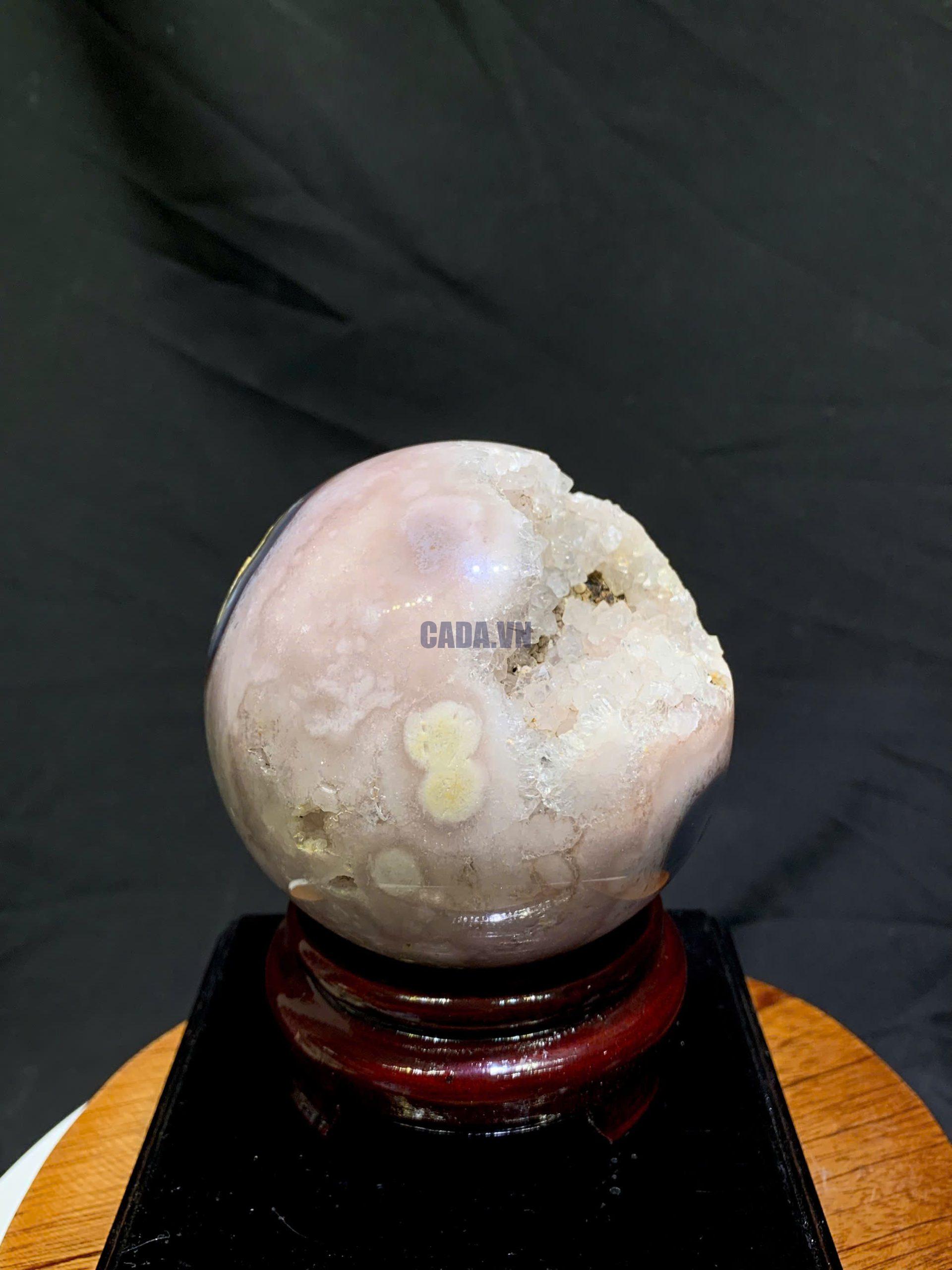 Cầu Thạch Anh Tím Hồng - Pink Amethyst And Flower Agate ĐK: 8.9cm, KL: 0.86kg