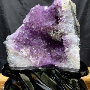 Vỉ Thạch Anh Tím cộng sinh Calcite - Amethyst kèm đế gỗ KT: 30x20cm - KL: 4.456kg