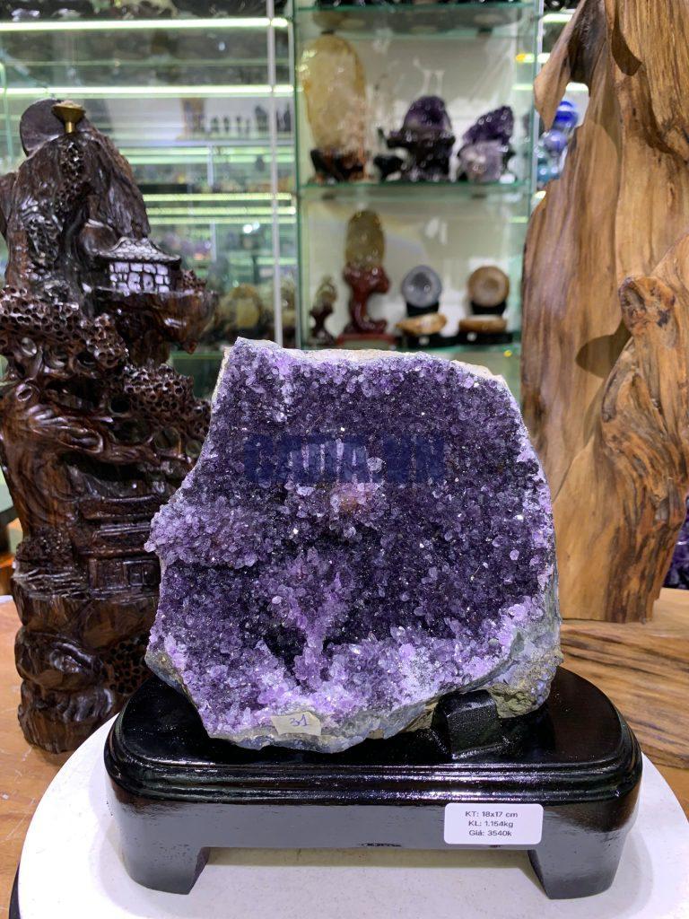 Thạch Anh Tím - Amethyst kèm đế gỗ KT: 18x17cm - KL: 1.154kg