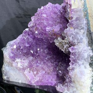Vỉ Thạch Anh Tím cộng sinh Calcite - Amethyst kèm đế gỗ KT: 30x20cm - KL: 4.456kg