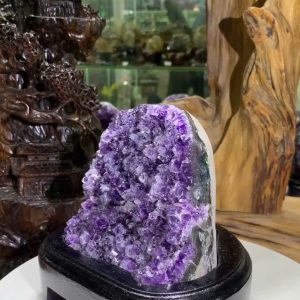 Thạch Anh Tím - Amethyst kèm đế gỗ KT: 14.5x10cm - KL: 976g