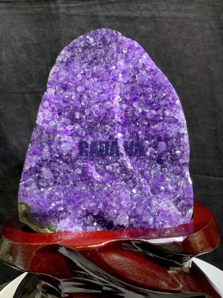 Thạch Anh Tím - Amethyst kèm đế gỗ KT: 24x17cm - KL: 2.39kg