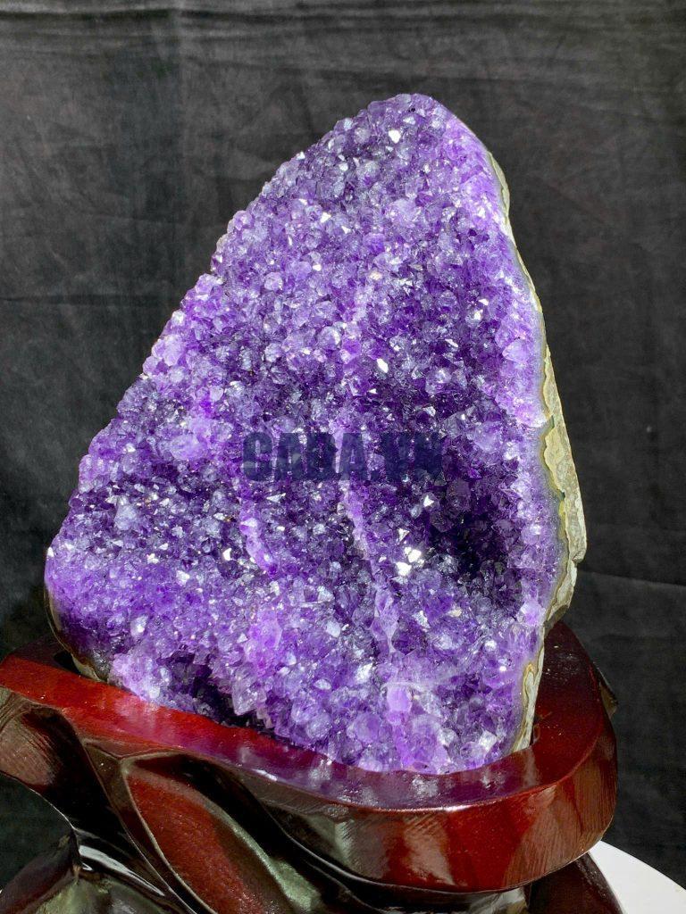 Thạch Anh Tím - Amethyst kèm đế gỗ KT: 24x17cm - KL: 2.39kg