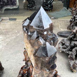 THẠCH ANH KHÓI BIẾN THỂ THÁP - SMOKY QUARTZ KT: 86x33CM, KL: 39,85KG