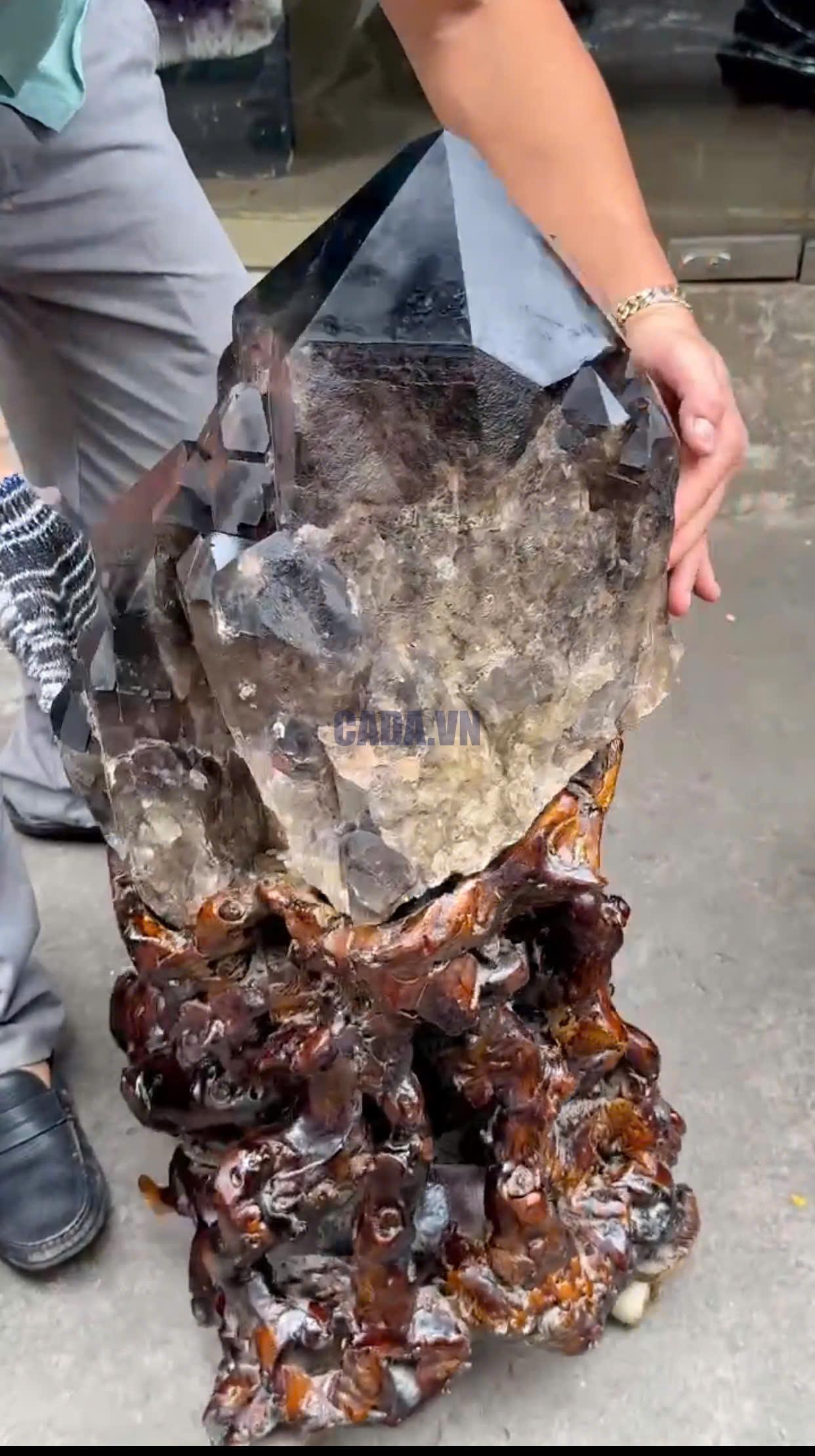 THẠCH ANH KHÓI BIẾN THỂ THÁP - SMOKY QUARTZ KT: 86x33CM, KL: 39,85KG