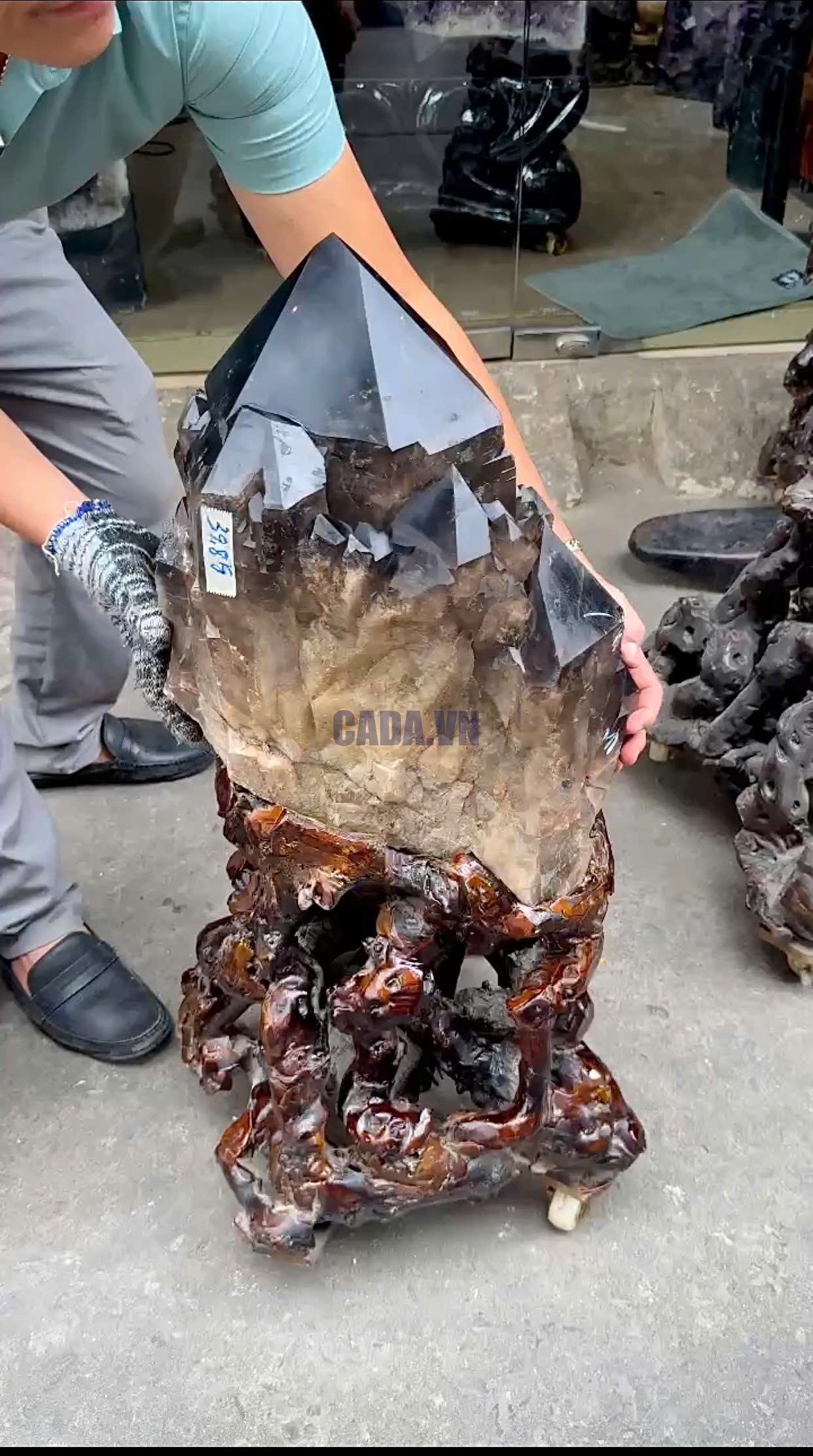 THẠCH ANH KHÓI BIẾN THỂ THÁP - SMOKY QUARTZ KT: 86x33CM, KL: 39,85KG