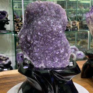 Thạch Anh Tím - Amethyst kèm đế gỗ KT: 27x12cm - KL: 2.39kg