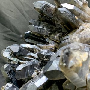 CỤM TINH THỂ THẠCH ANH KHÓI - SMOKY QUARTZ, KT: 33x22cm, KL: 8.9kg