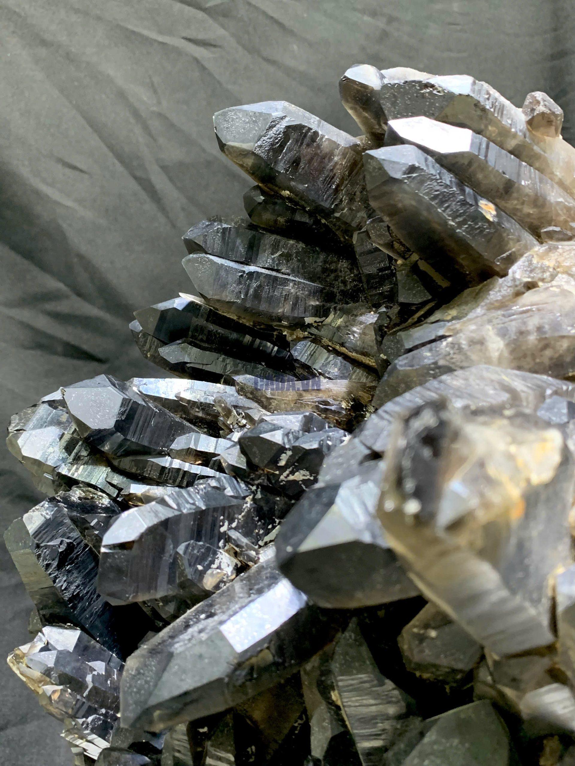 CỤM TINH THỂ THẠCH ANH KHÓI - SMOKY QUARTZ, KT: 33x22cm, KL: 8.9kg