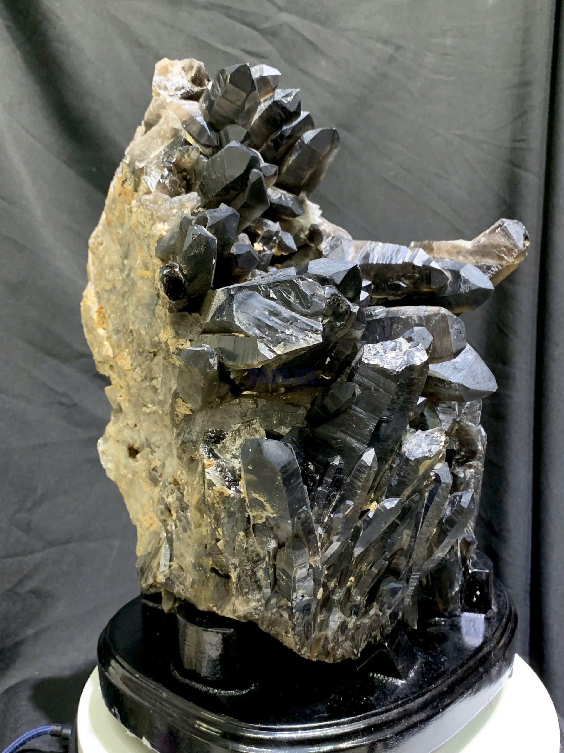 CỤM TINH THỂ THẠCH ANH KHÓI - SMOKY QUARTZ, KT: 33x22cm, KL: 8.9kg