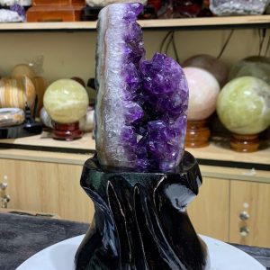 Thạch Anh Tím - Amethyst kèm đế gỗ KT: 25x8.5kg - KL: 930g