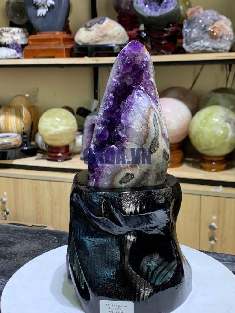 Thạch Anh Tím - Amethyst kèm đế gỗ KT: 25x8.5kg - KL: 930g