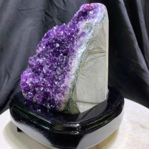 Thạch Anh Tím - Amethyst kèm đế gỗ KT: 16x9cm - KL: 1.532kg
