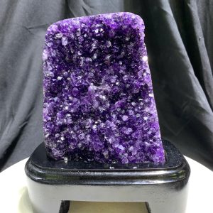 Thạch Anh Tím - Amethyst kèm đế gỗ KT: 17x10cm - KL: 1.35kg