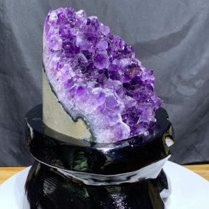 Thạch Anh Tím Urruguay - Amethyst kèm đế gỗ KT: 19x12cm - KL: 1.438kg