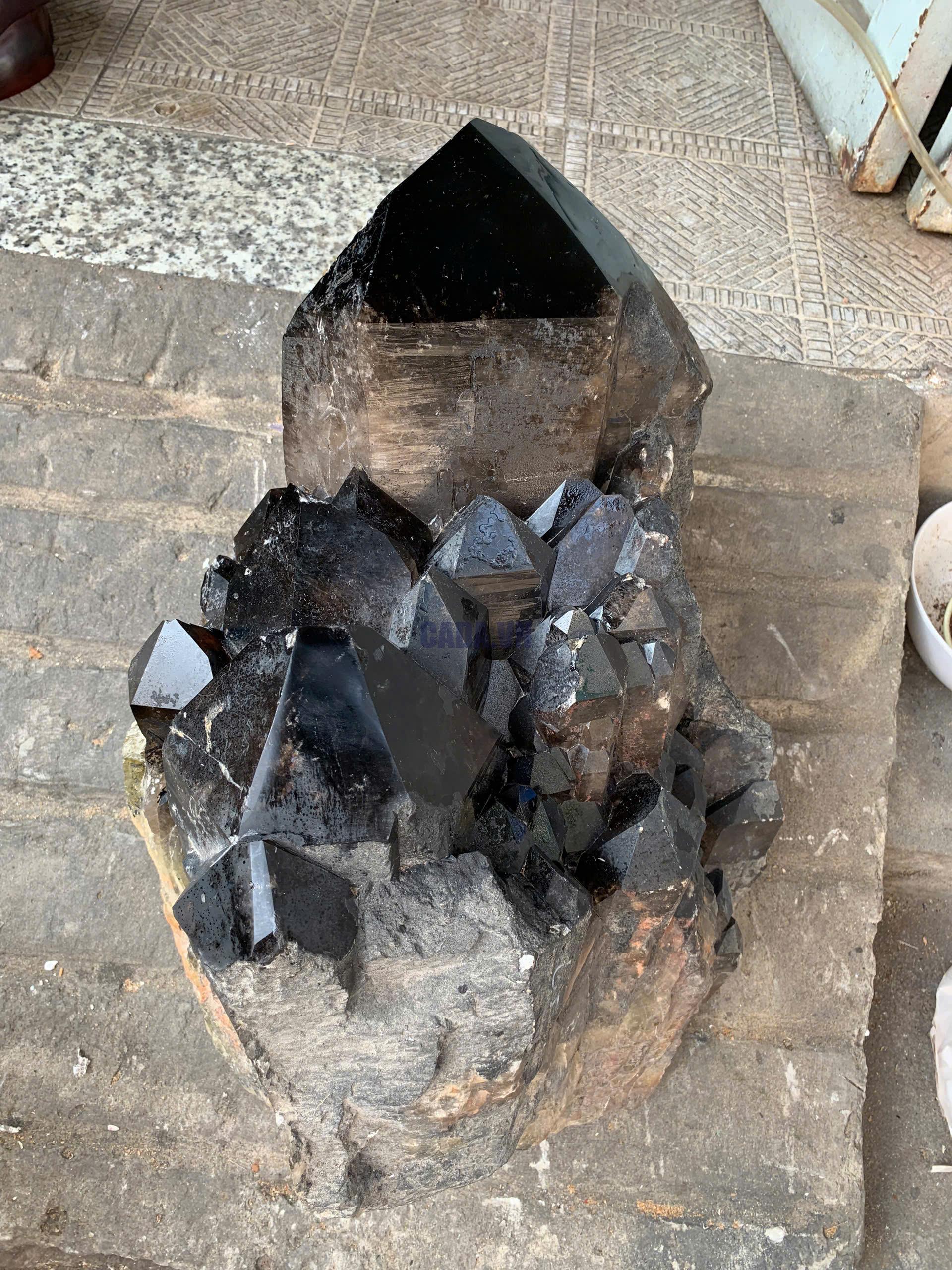 THẠCH ANH KHÓI BIẾN THỂ THÁP - SMOKY QUARTZ KL: 65KG