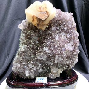Vỉ Thạch Anh Tím có khoáng tóc cộng sinh Calcite - Amethyst kèm đế gỗ KT: 22x16cm - KL: 1.524kg