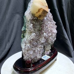 Vỉ Thạch Anh Tím có khoáng tóc cộng sinh Calcite - Amethyst kèm đế gỗ KT: 22x16cm - KL: 1.524kg