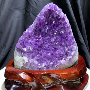 Thạch Anh Tím - Amethyst kèm đế gỗ KT: 18x15cm - KL: 2.256kg