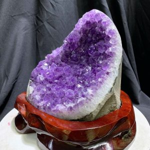 Thạch Anh Tím - Amethyst kèm đế gỗ KT: 18x15cm - KL: 2.256kg